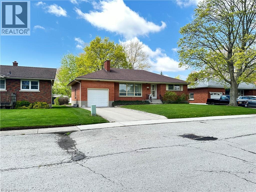 130 Gardiner Avenue E Property Photo 44
