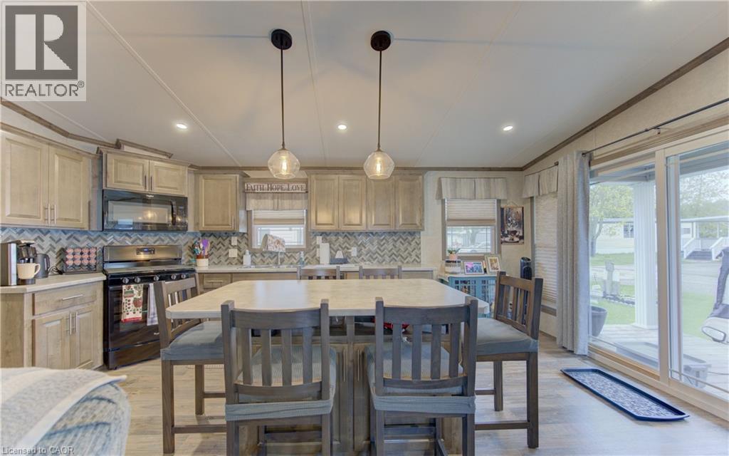 580 Beaver Creek Road Unit# 235 Property Photo 4
