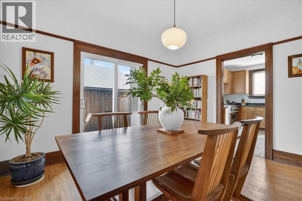 859 Queen's Boulevard Property Photo 8