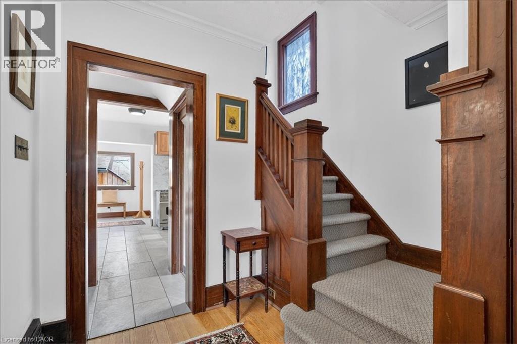 859 Queen's Boulevard Property Photo 10
