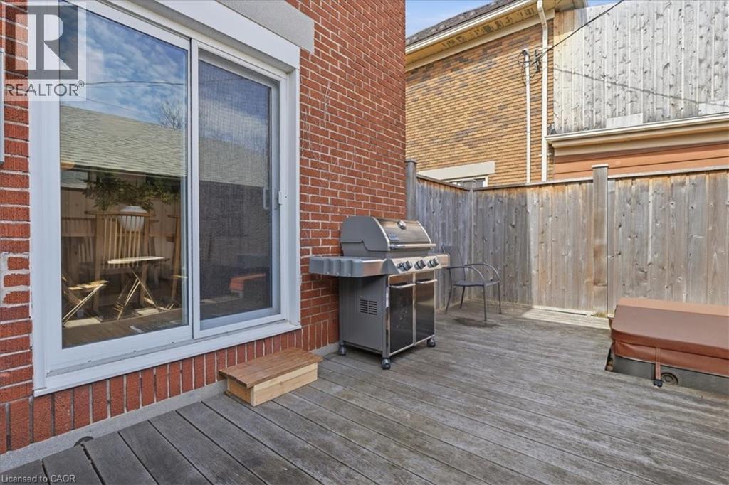 859 Queen's Boulevard Property Photo 24