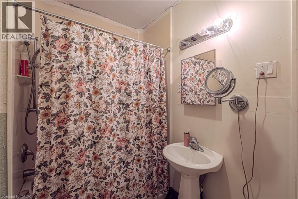 4 Albert Street Property Photo 35