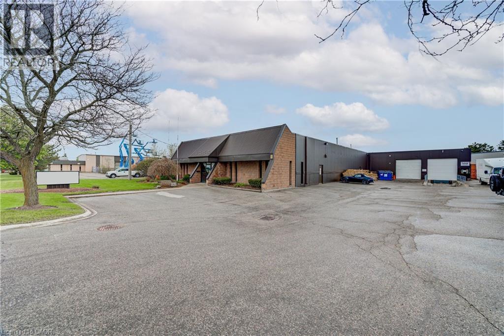 352 SOVEREIGN Road