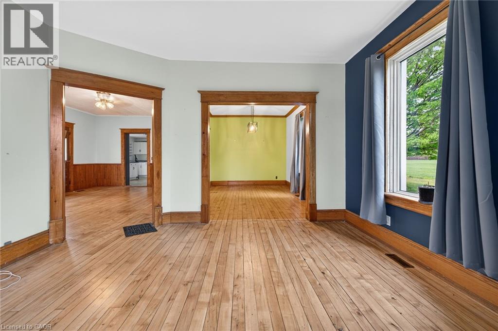 1054 Townline Road E Property Photo 12