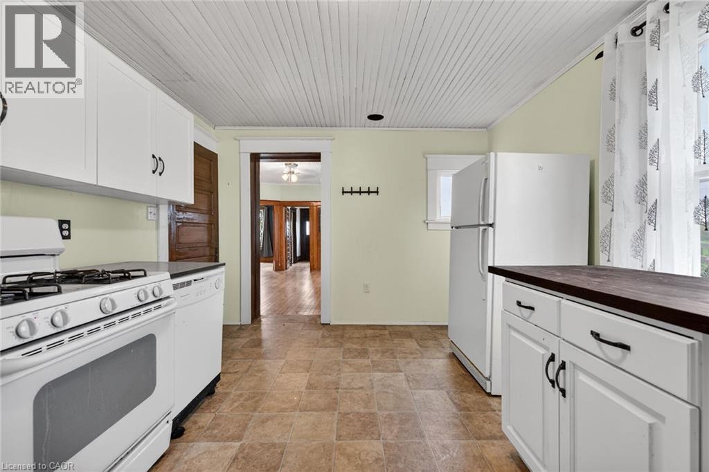 1054 Townline Road E Property Photo 19