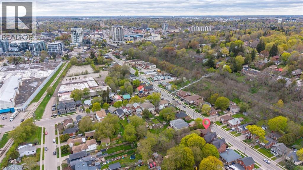 121 Elizabeth Street Property Photo 4