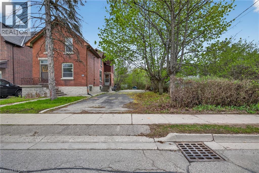 121 Elizabeth Street Property Photo 5