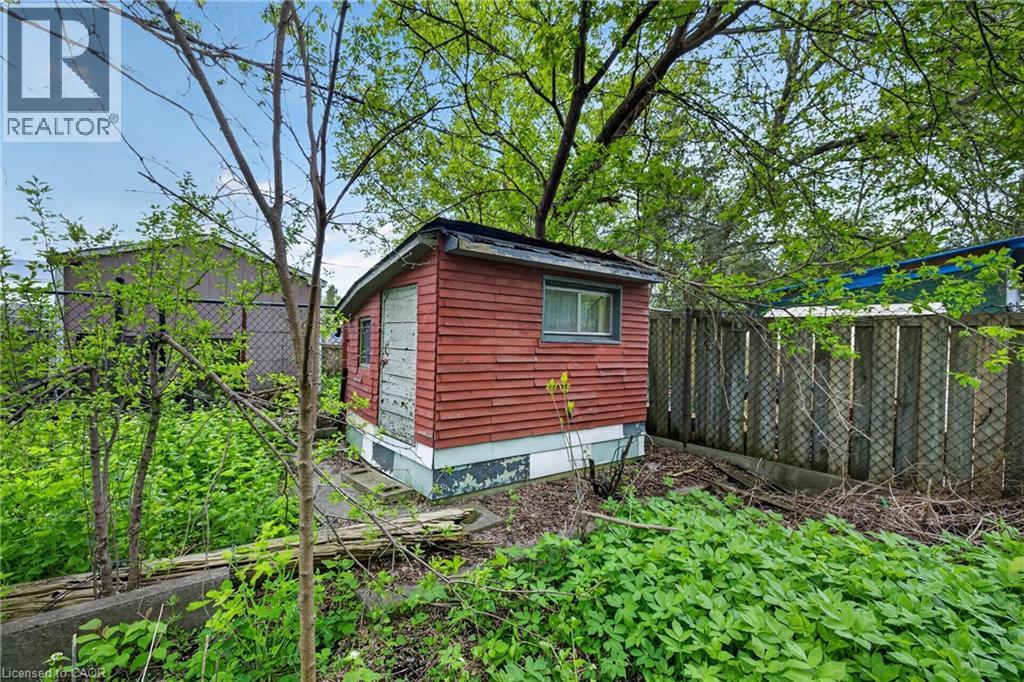 121 Elizabeth Street Property Photo 14