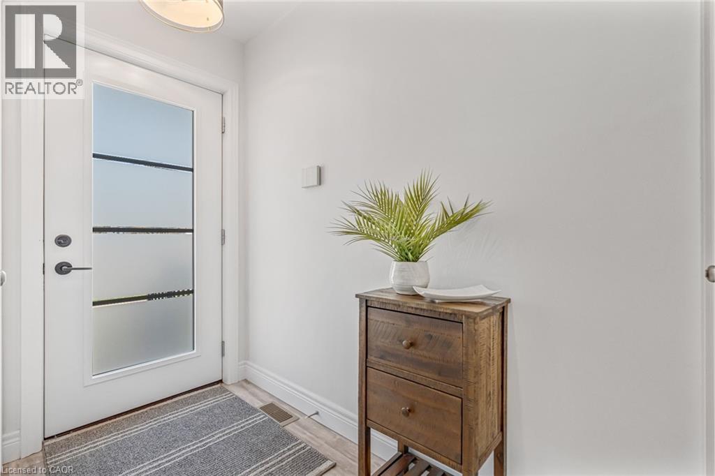 168 Carlton Street Property Photo 4