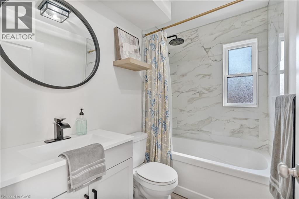 168 Carlton Street Property Photo 6