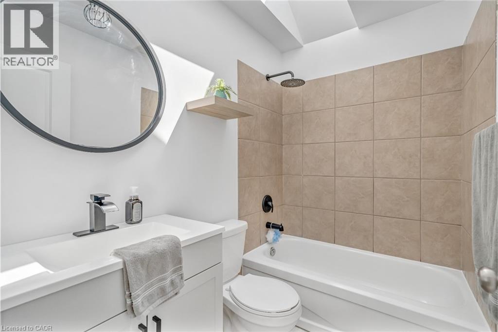 168 Carlton Street Property Photo 21