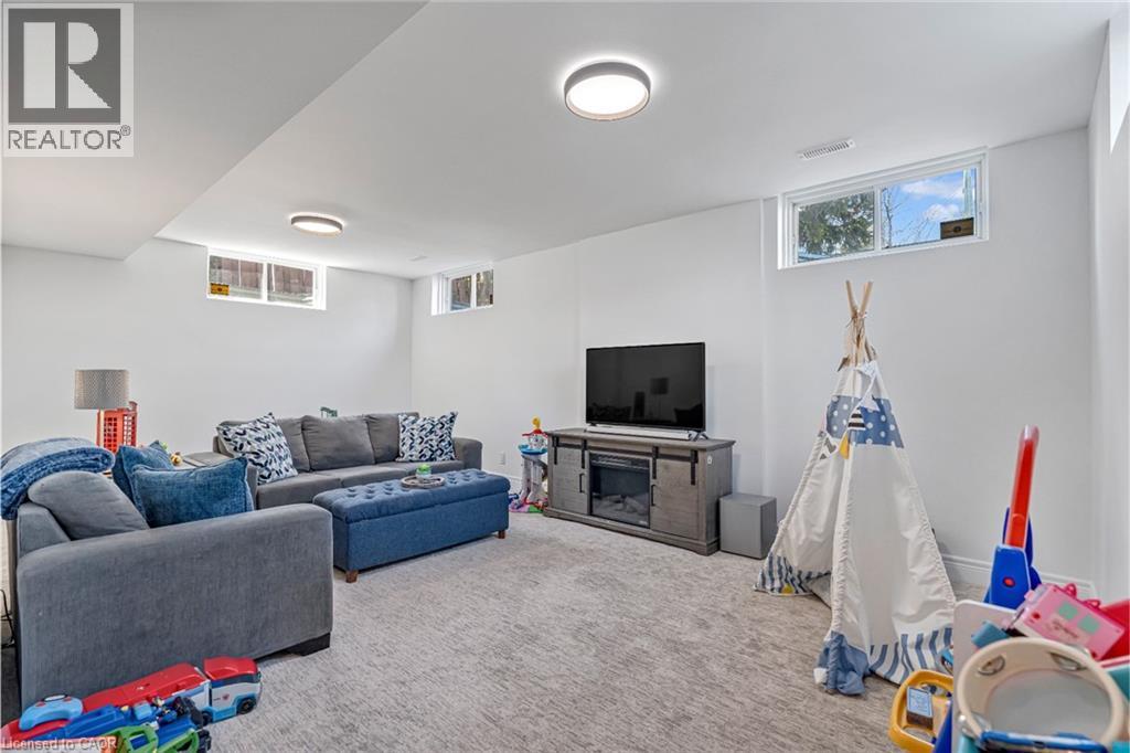 168 Carlton Street Property Photo 27