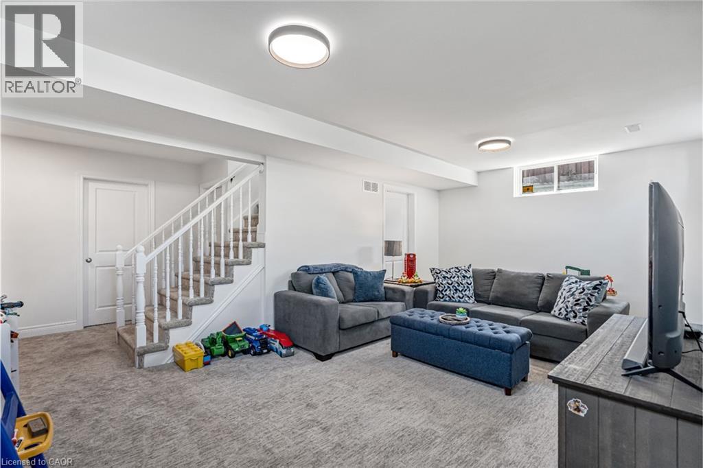 168 Carlton Street Property Photo 28