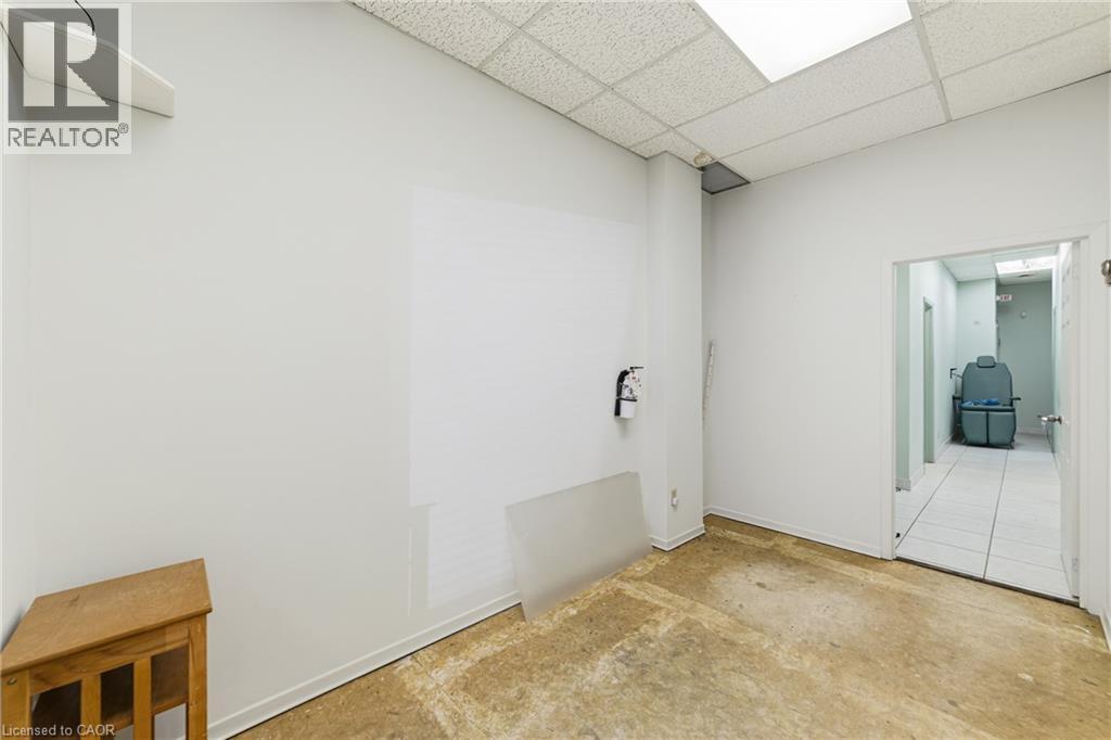 4136 Dundas Street W Property Photo 4