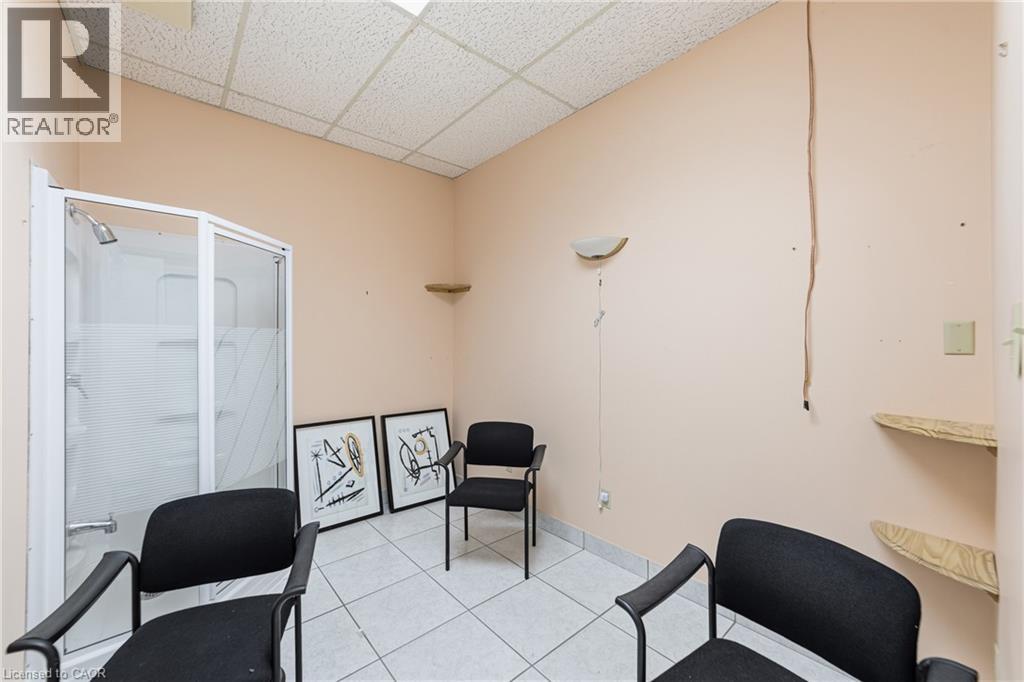 4136 Dundas Street W Property Photo 9