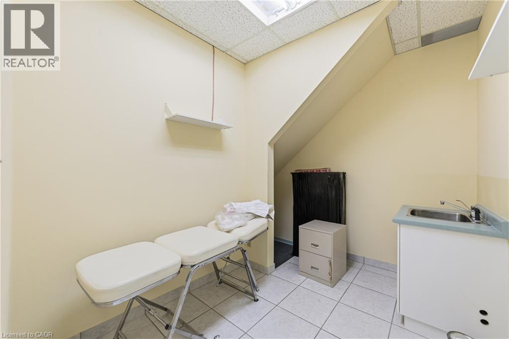 4136 Dundas Street W Property Photo 10