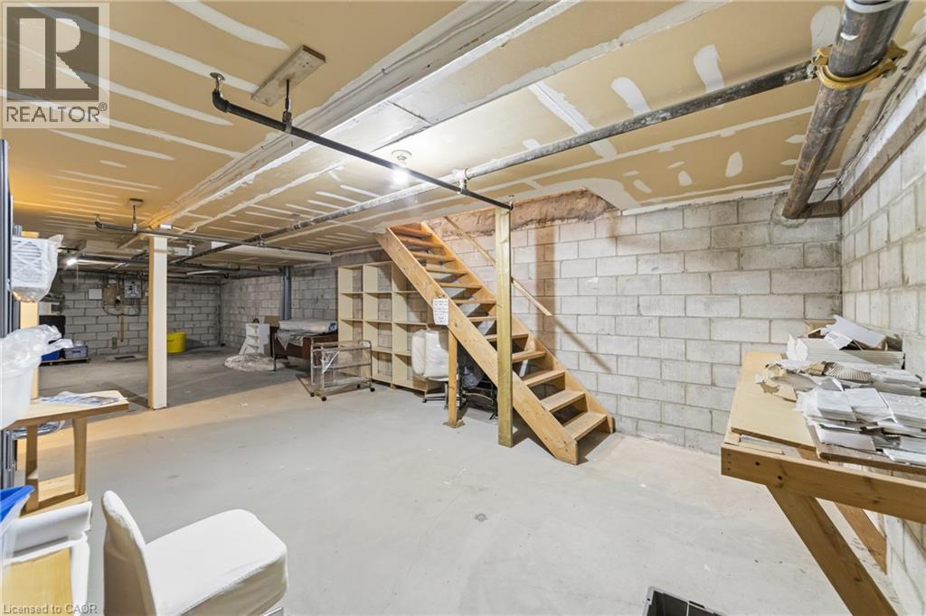 4136 Dundas Street W Property Photo 14