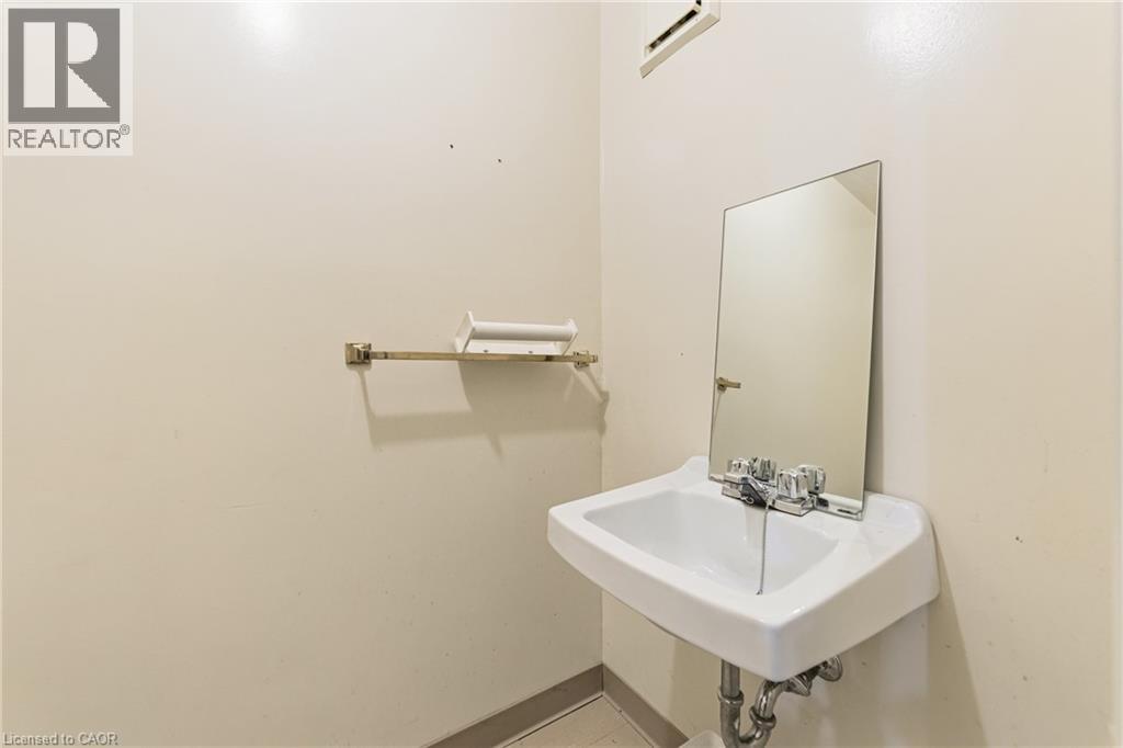 4136 Dundas Street W Property Photo 16