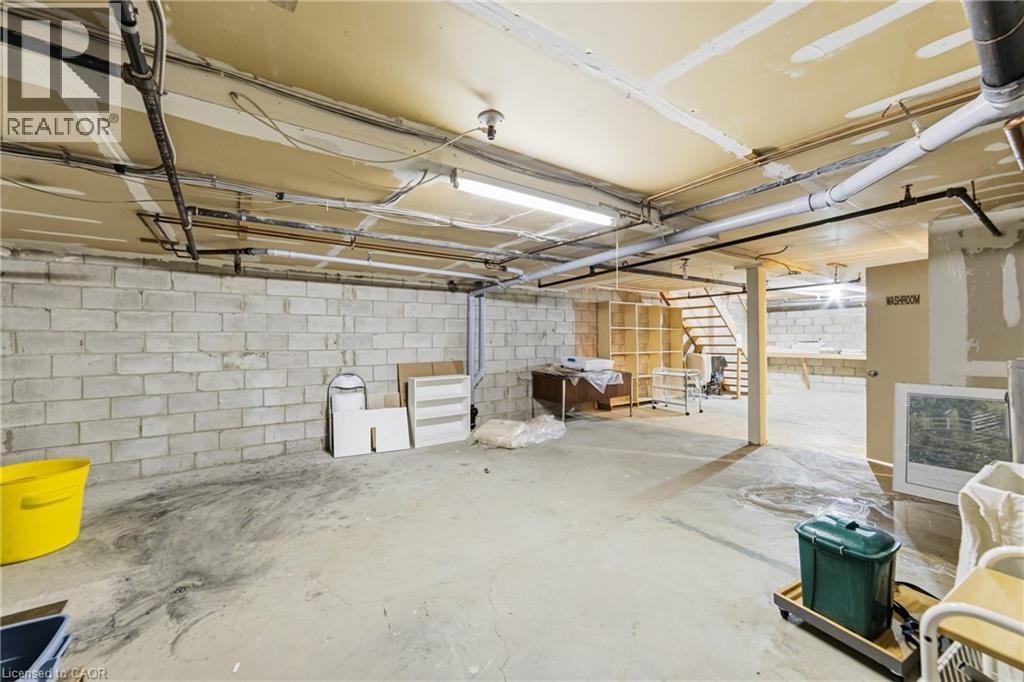 4136 Dundas Street W Property Photo 18