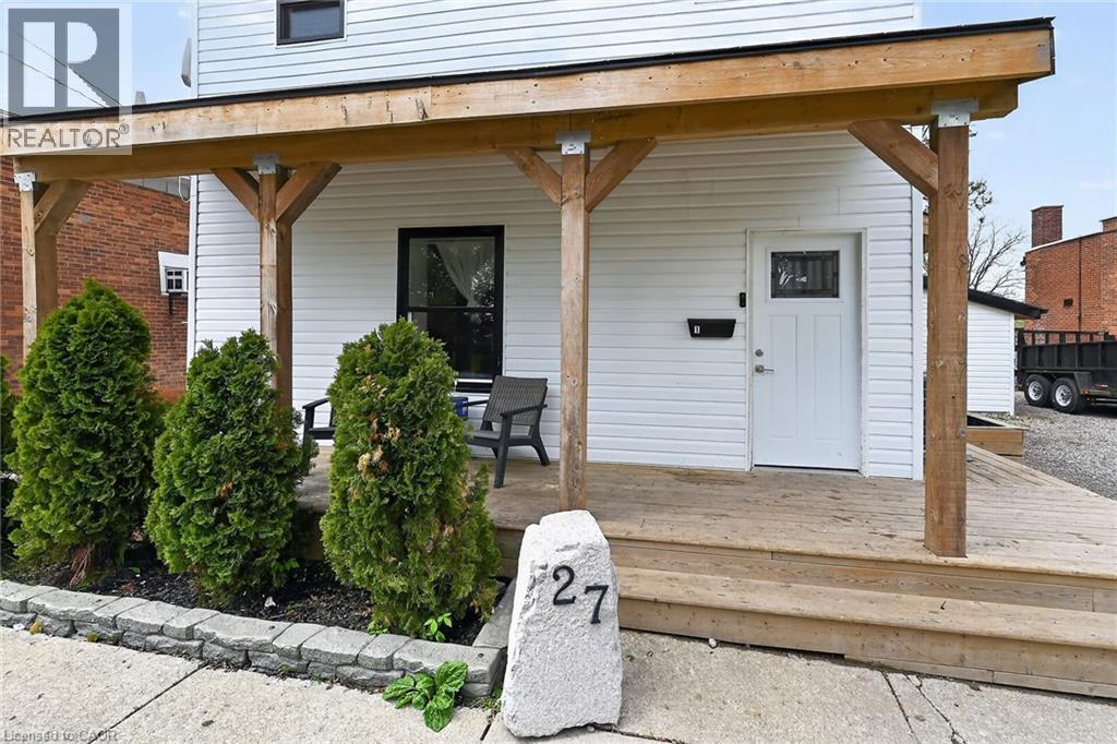 27 Cayuga Street N Property Photo 4