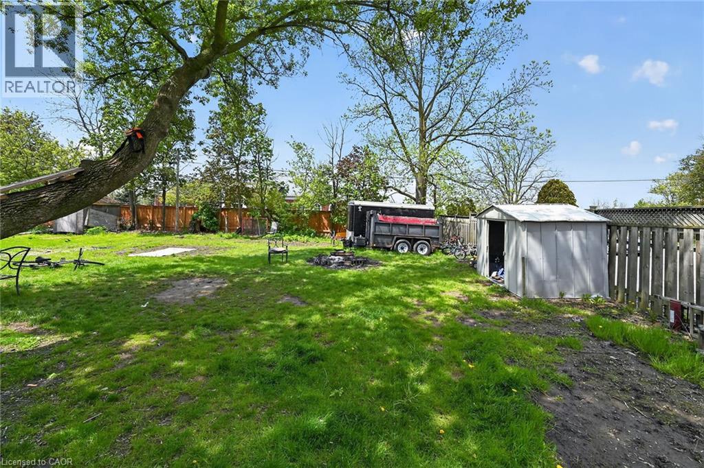 27 Cayuga Street N Property Photo 39