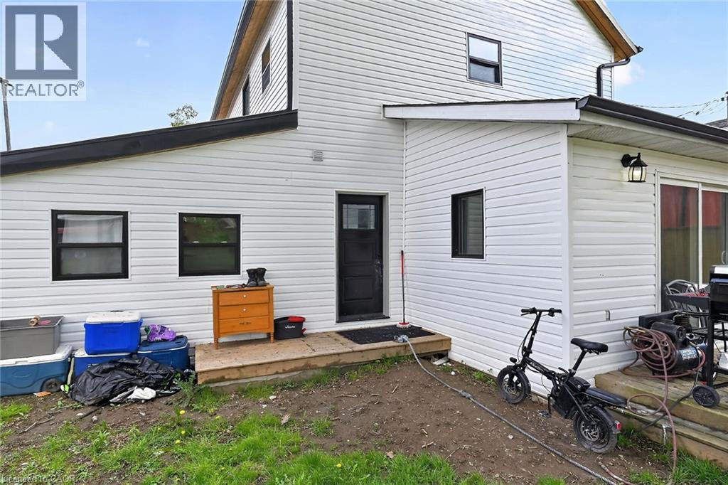 27 Cayuga Street N Property Photo 43