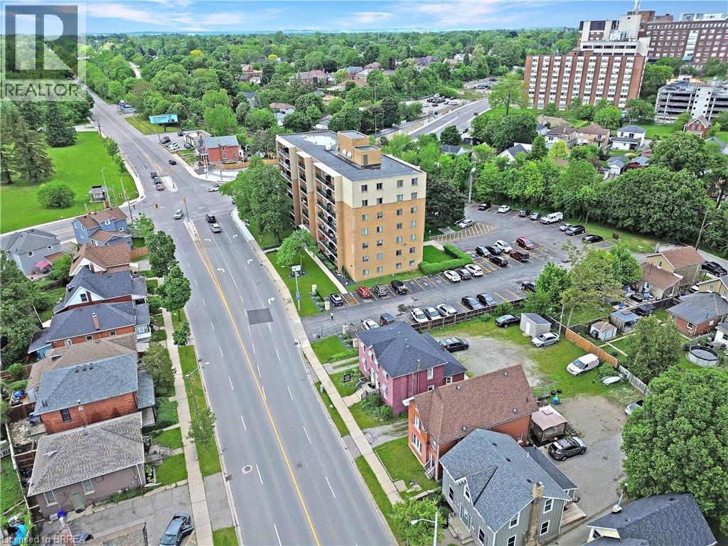 275 Brant Avenue Property Photo 13