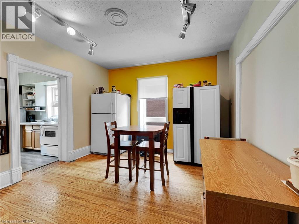 273-275 Brant Avenue Property Photo 17