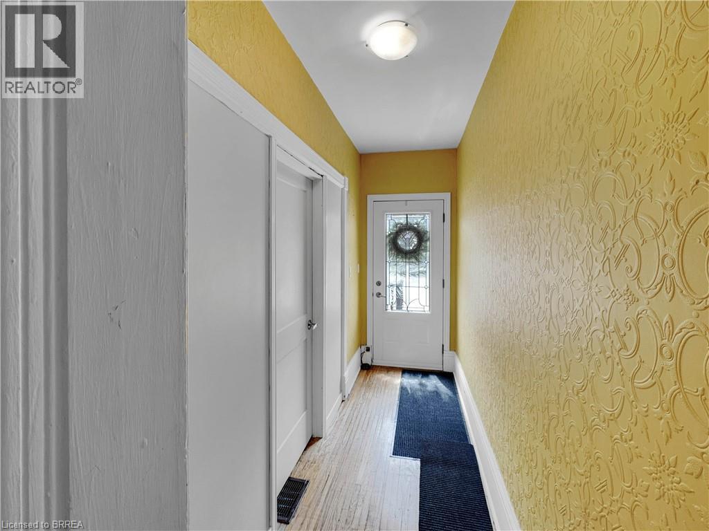 273-275 Brant Avenue Property Photo 22