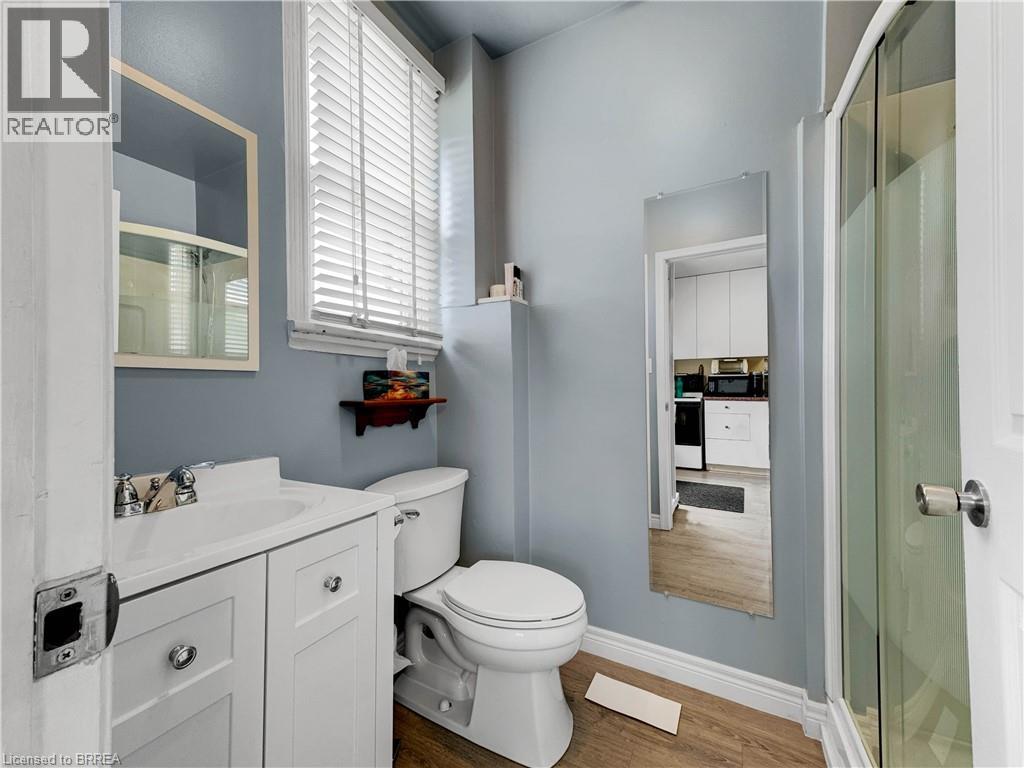 273-275 Brant Avenue Property Photo 27