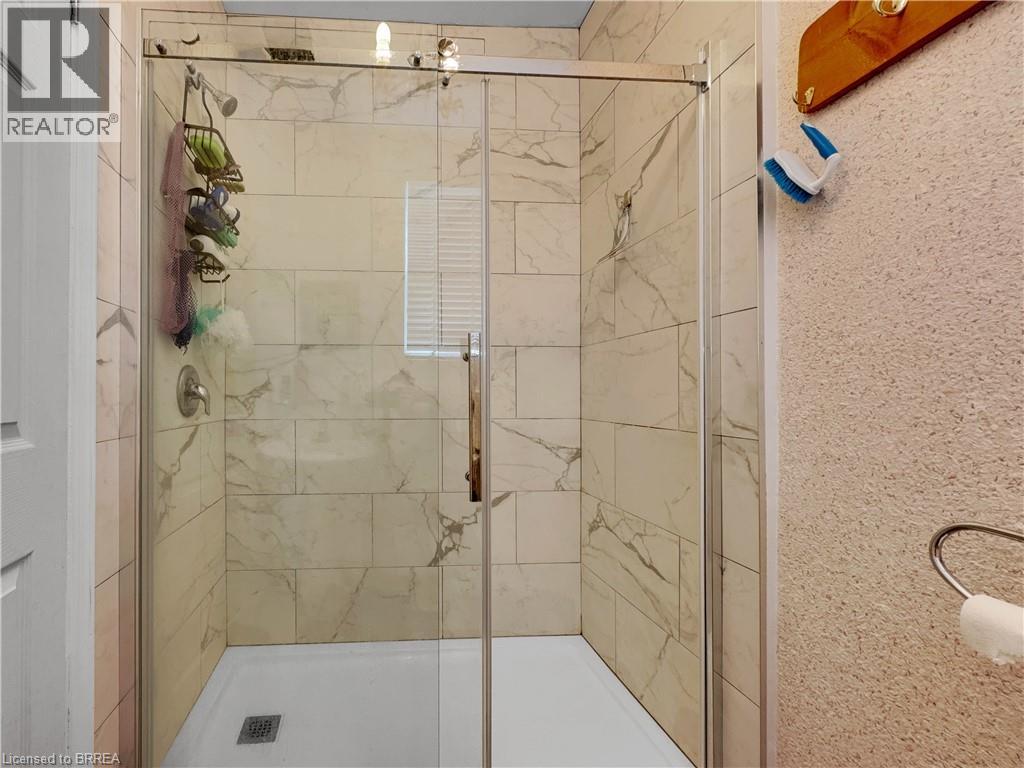 273-275 Brant Avenue Property Photo 29