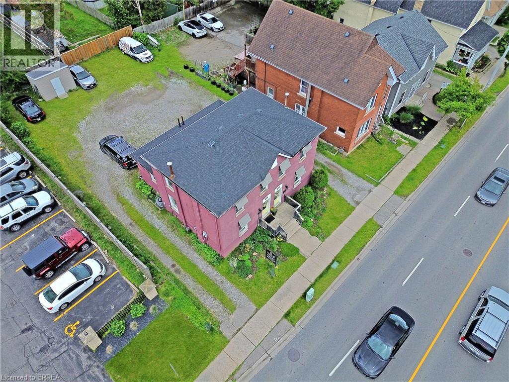 273-275 Brant Avenue Property Photo 33