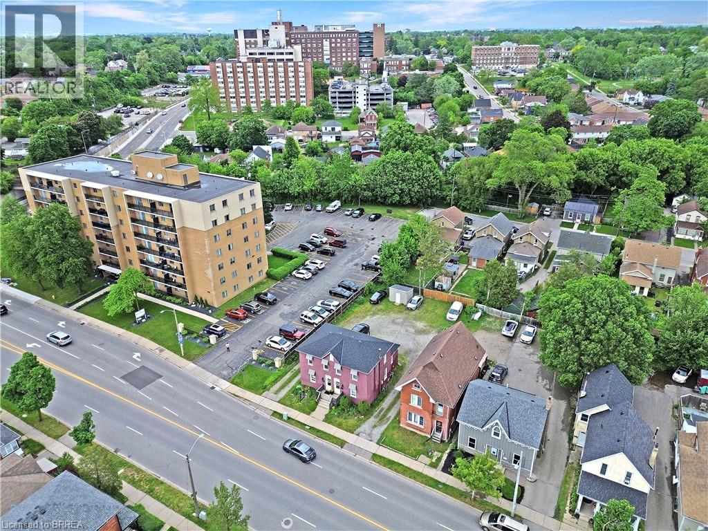 273-275 Brant Avenue Property Photo 36