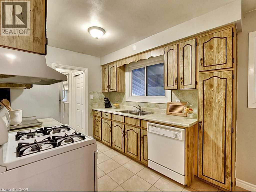 96 Manning Avenue Property Photo 6