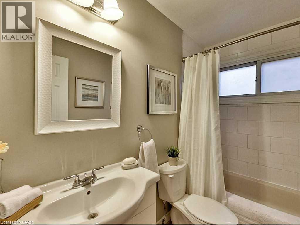 96 Manning Avenue Property Photo 11