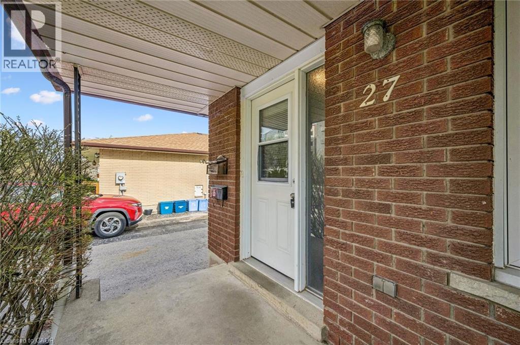 27 Vicmount Drive Property Photo 4