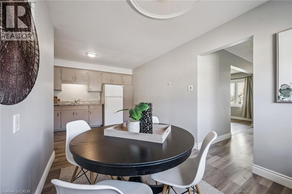 27 Vicmount Drive Property Photo 11