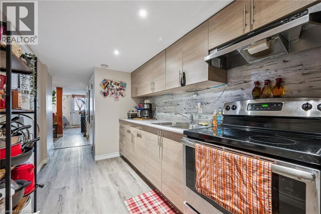 27 Vicmount Drive Property Photo 29