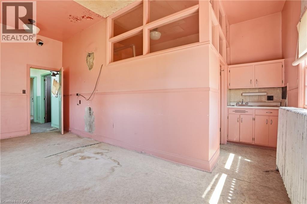50-52 & 54 Park Road N Property Photo 13