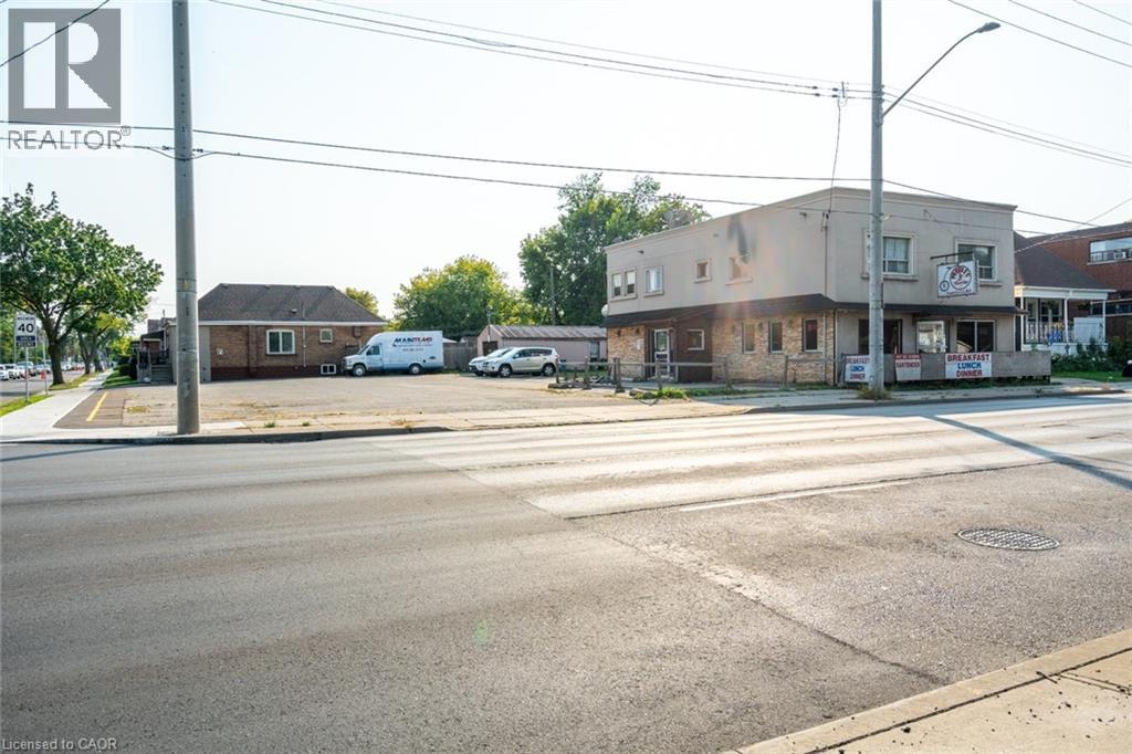 1490 Barton Street E Property Photo 6
