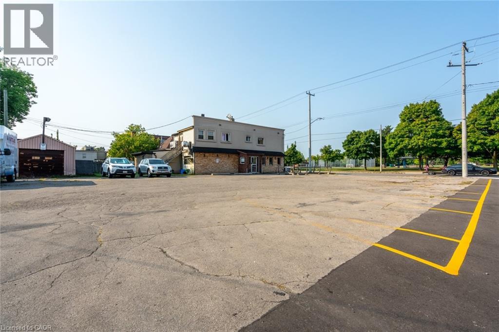 1490 Barton Street E Property Photo 9