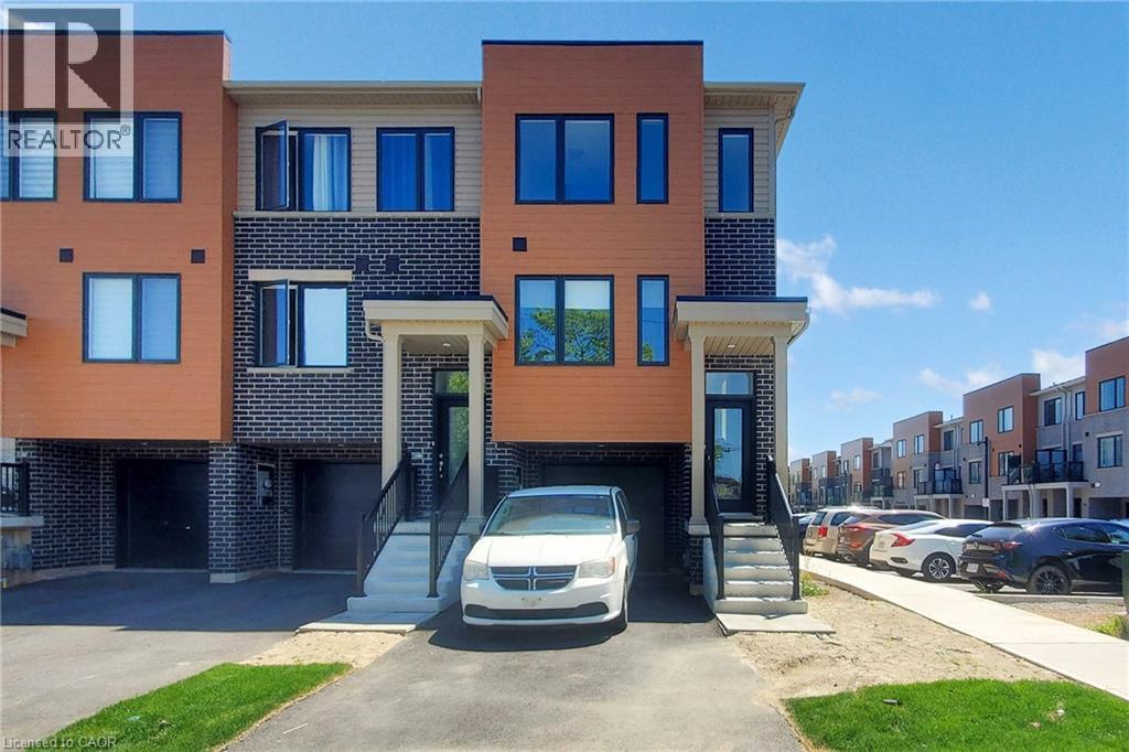 2 REID Avenue N Property Photo 1