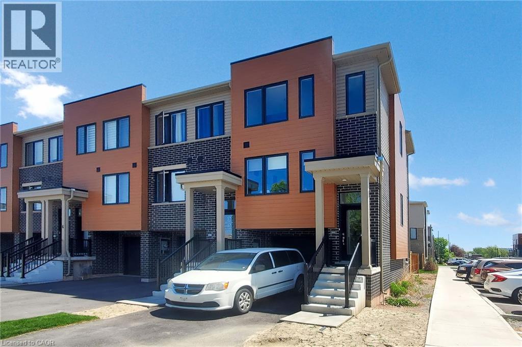 2 Reid Avenue N Property Photo 2