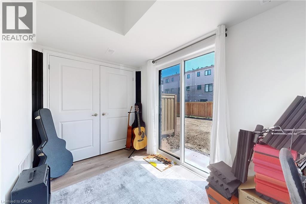 2 Reid Avenue N Property Photo 12