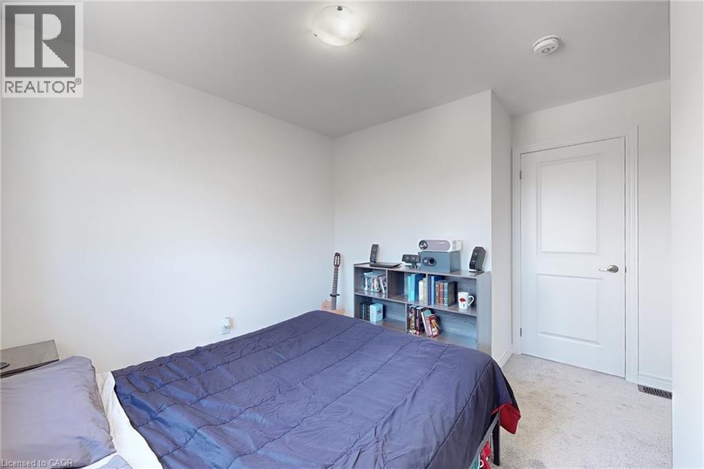 2 Reid Avenue N Property Photo 15