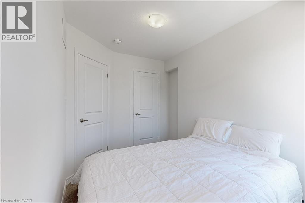 2 Reid Avenue N Property Photo 19