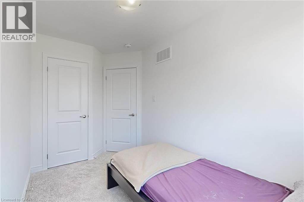 2 Reid Avenue N Property Photo 21