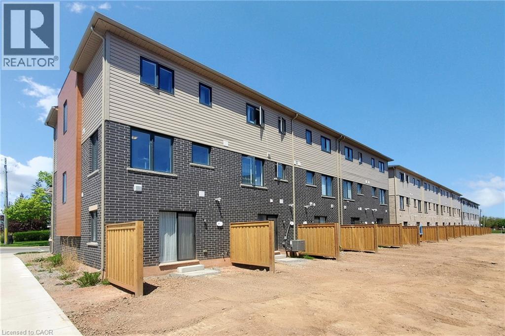 2 Reid Avenue N Property Photo 25