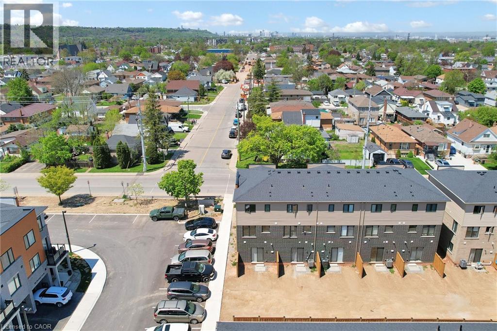 2 Reid Avenue N Property Photo 27