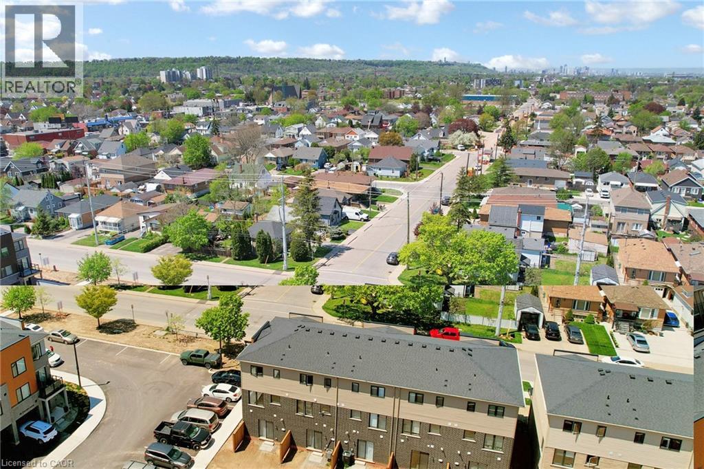 2 Reid Avenue N Property Photo 29